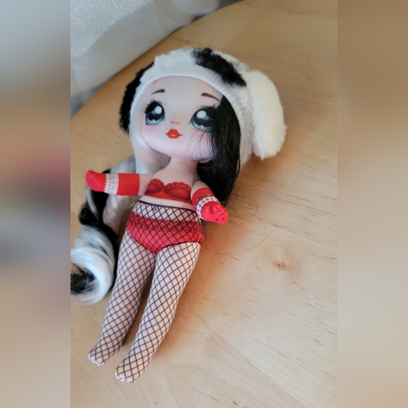 Two Na Na Na Surprise - Michael Manchester Doll -Series 3 Dottie DeMil - Picture 15 of 16